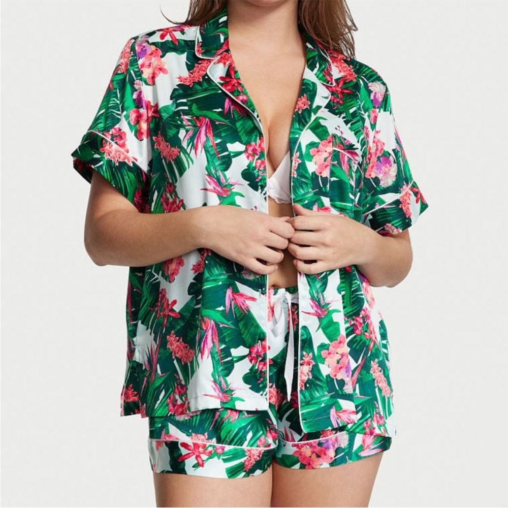 Victoria Secret Satin short set size Large